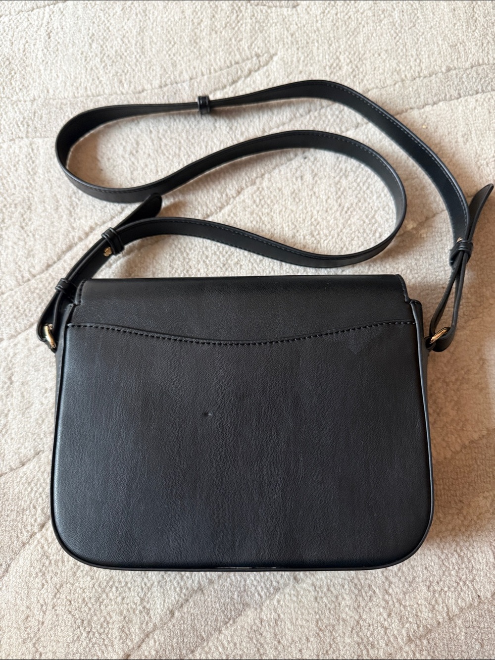 Black shoulder bag w gold tone hardware - Picture 2 of 4